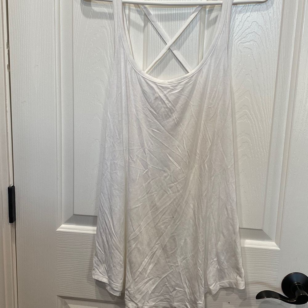 Womens NWT white tank